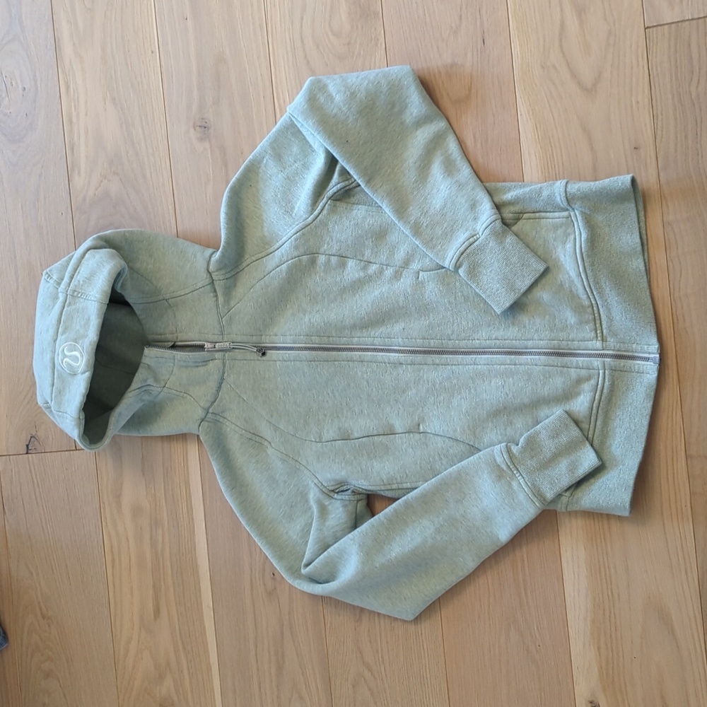 Lululemon Scuba Hoodie in light green